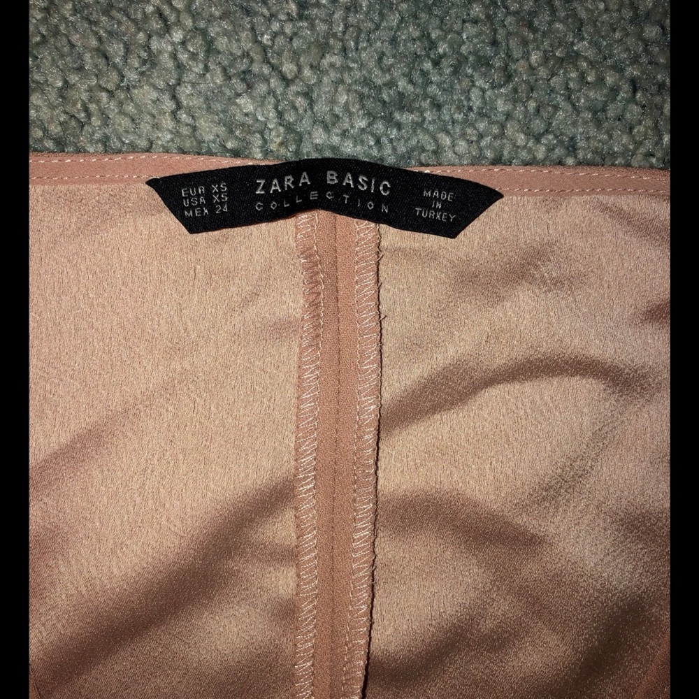 Zara Basic Crop Tank - Picture 4 of 4